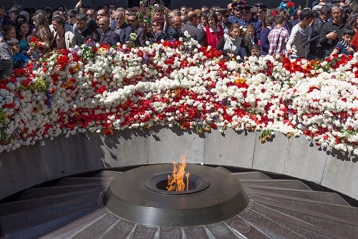 The_Eternal_Flame_-_Armenian_Genocide_Memorial_in_Yerevan